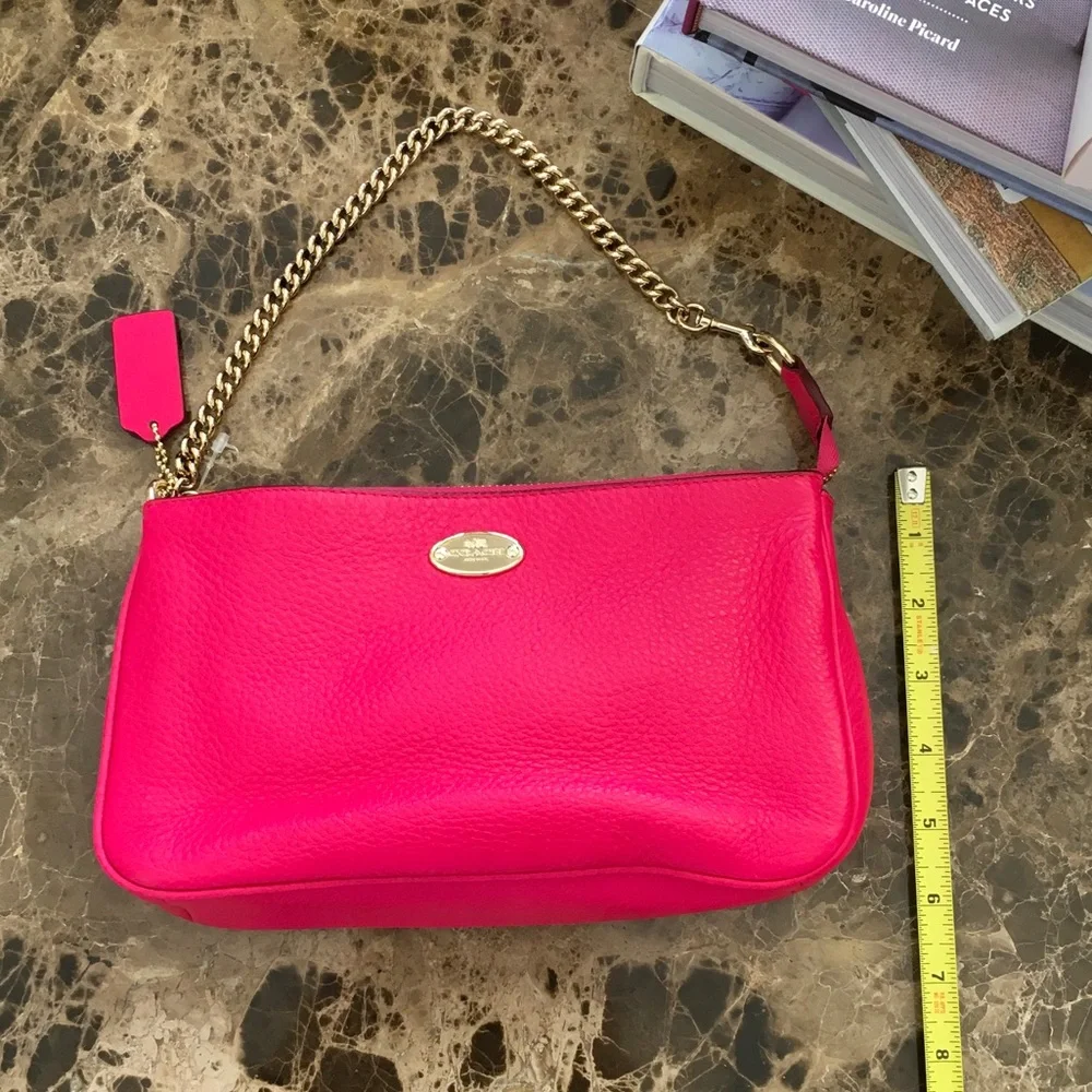Coach HotPink Leather Shoulder/Wristlet Clutch with Gold Chain - Picture 7 of 9